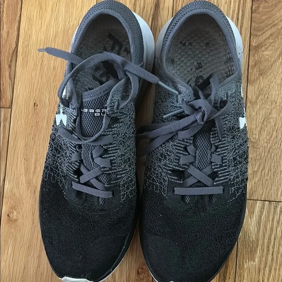 Under Armour Women's Black and Gray Athletic Shoes - Picture 14 of 16